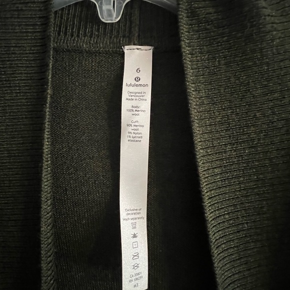 Lululemon Sit In Lotus Wrap II - Picture 2 of 3